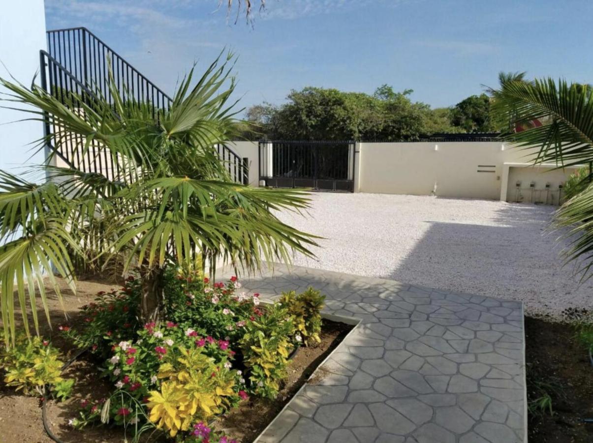Andira Apartments Willemstad Ngoại thất bức ảnh